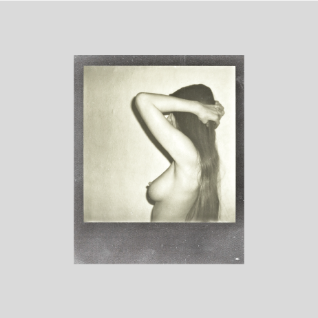 Frau Oberkörper frei